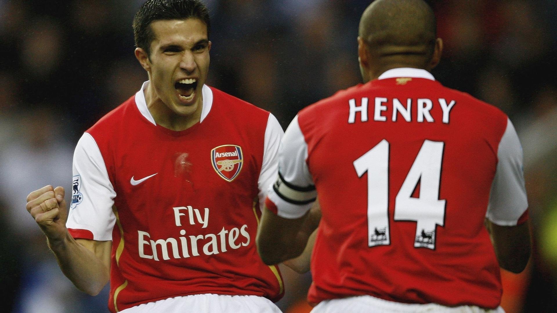 【新型设备】专业运动员集体尝试电子球桌，电子球拍